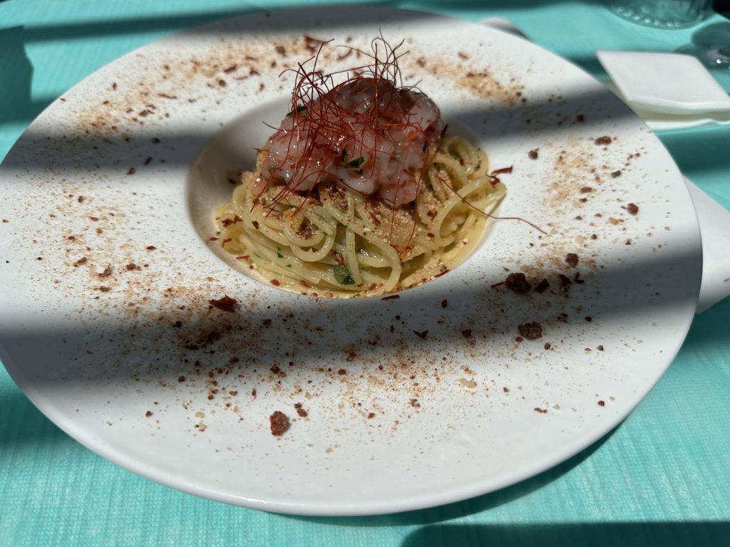 Teller Spaghetti mit Garnelen